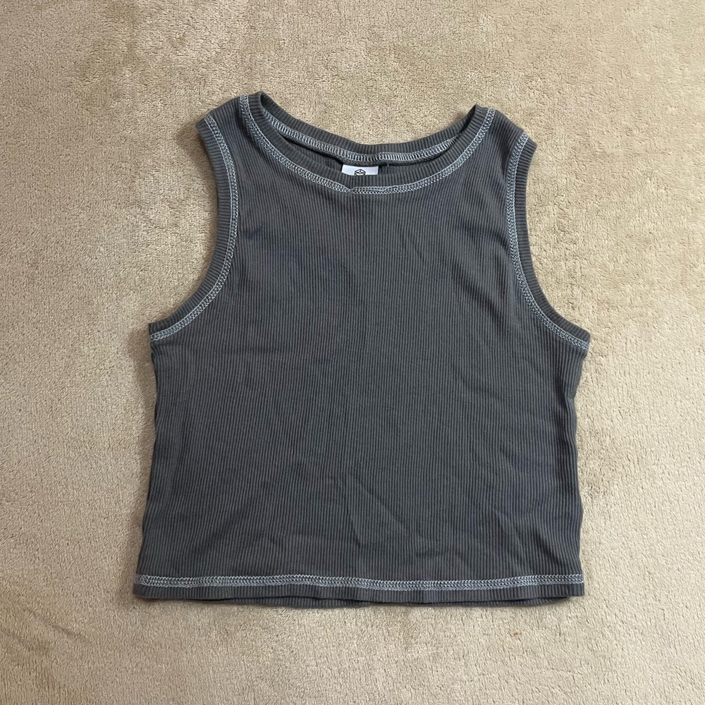 Grey tank top